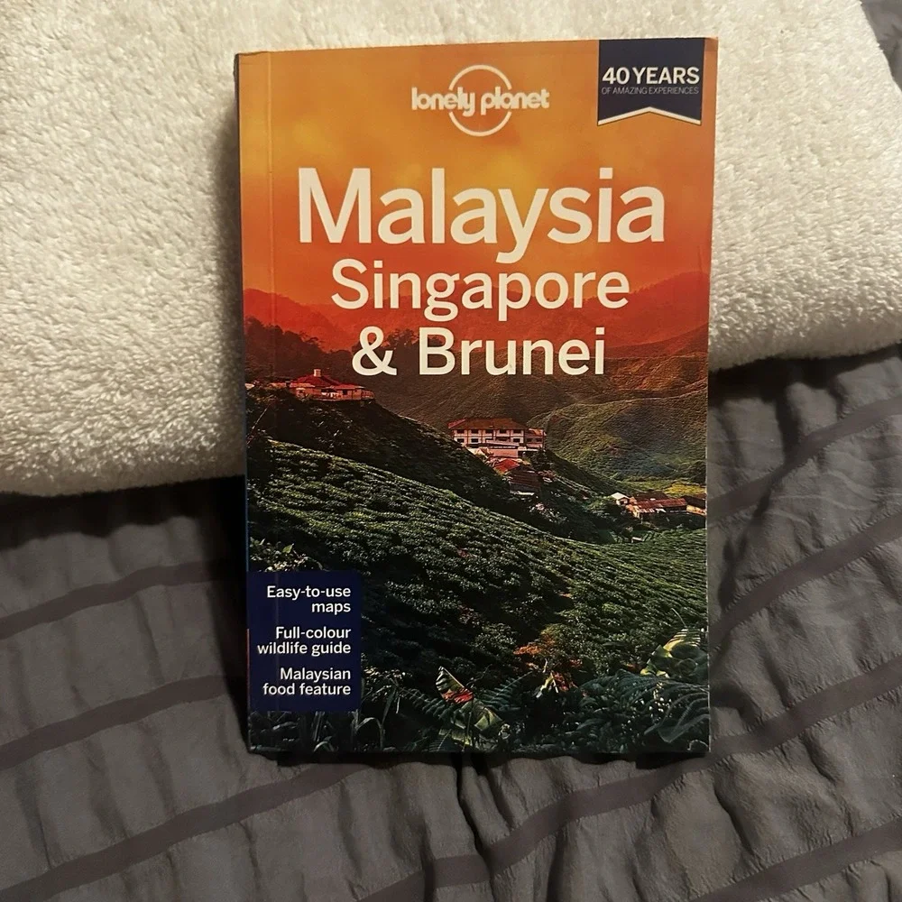 Lonely Planet Malaysia, Singapore & Brunei (Travel Guide) by Robinson, Daniel